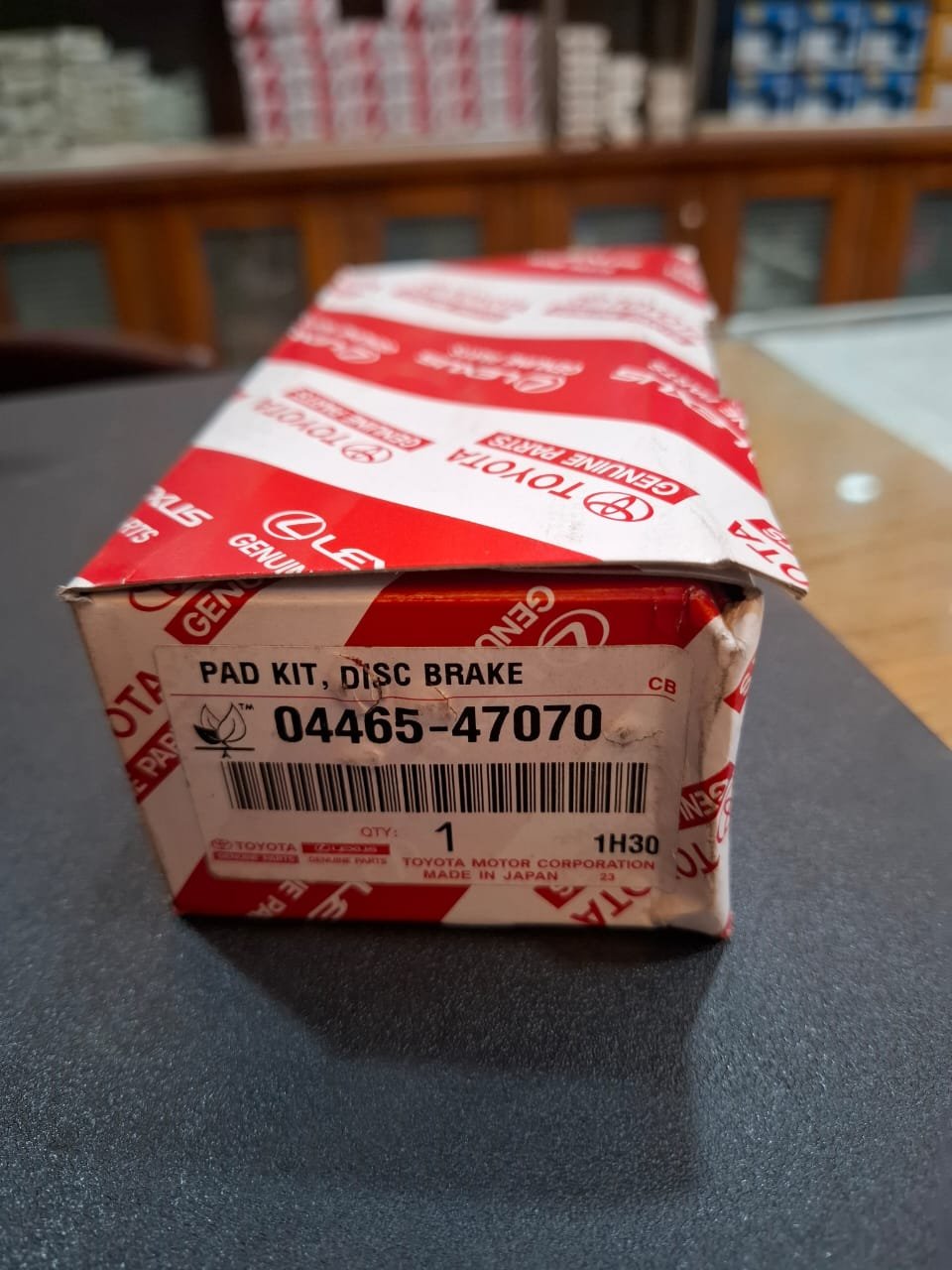 47070 1 Toyota Genuine front brake pads 04465-47070