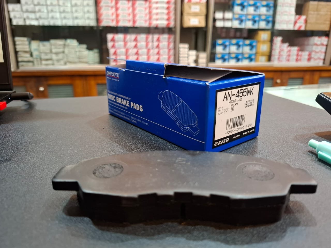 an 455 2 Akebono AN-455WK front brake pads for Honda CR-V RD1 RD2