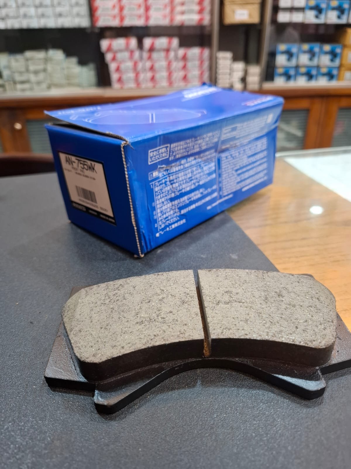 an 755 3 Akebono AN-755WK front brake pads for Toyota Land Cruiser 200 Made in Japan
